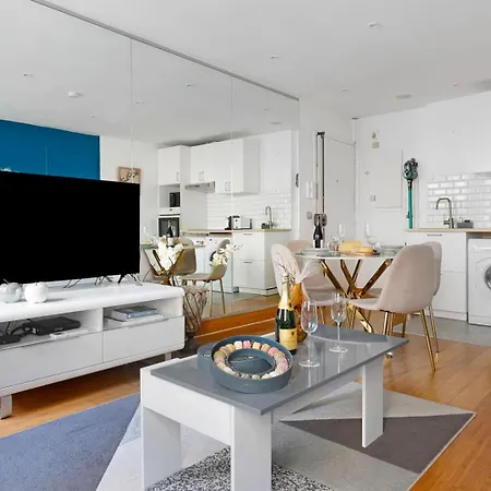 Bluestay 551 - Superb In * Parigi